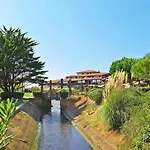 Les Baines By Interhome 뷰부코레방